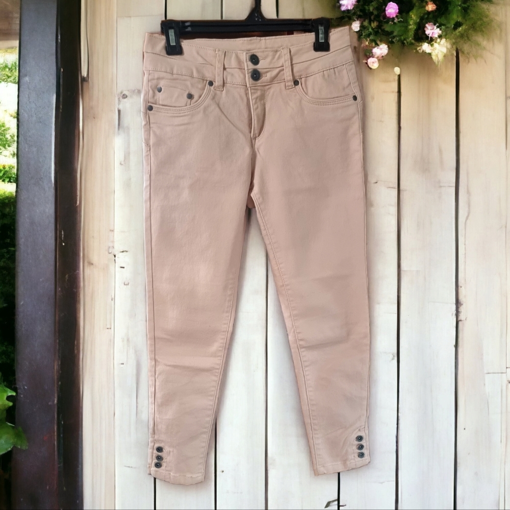 Suko Jeans Lift, Slim & Shape Form Fitting Cropped Pants